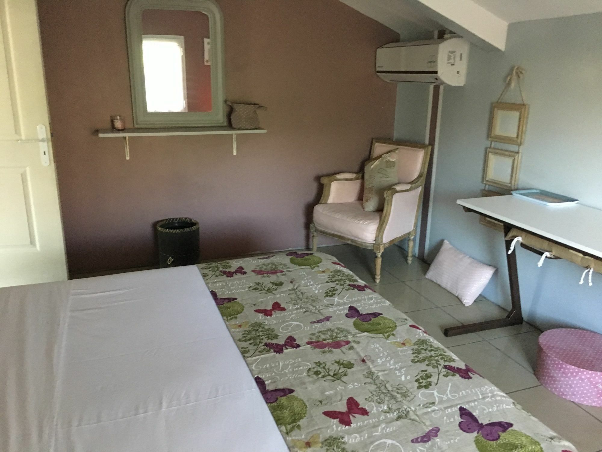 House With 5 Rooms In Etang Sale, With Wonderful Mountain View, Enclos Kültér fotó